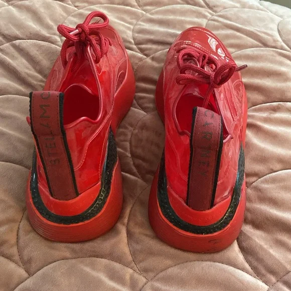 Stella McCartney Vibrant Red Glossy Sneakers - Picture 4 of 7